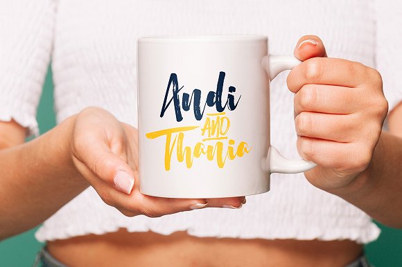 Vlottheli Script Font