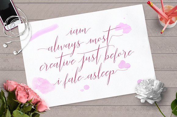 Parlinttons Script Font