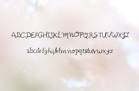 Semono Handwritten Script Font