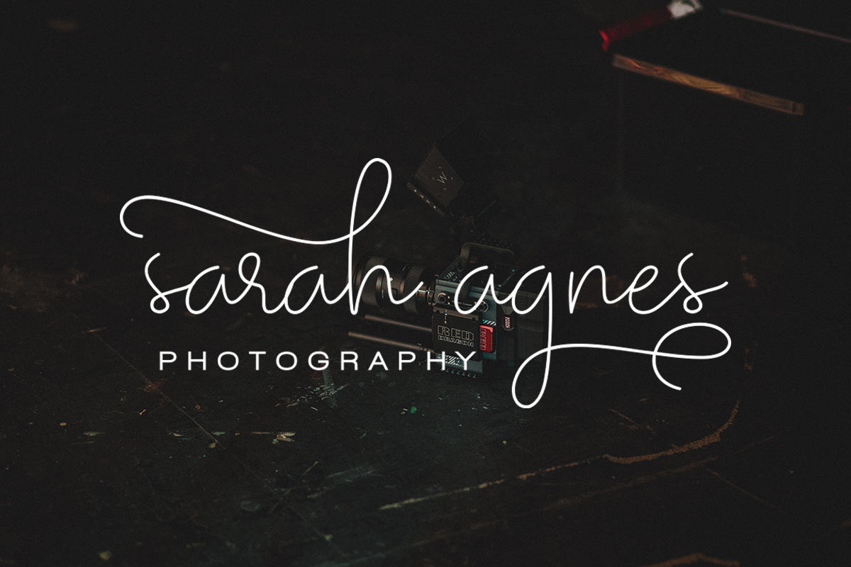 Olivia - Elegant Monoline Script Font