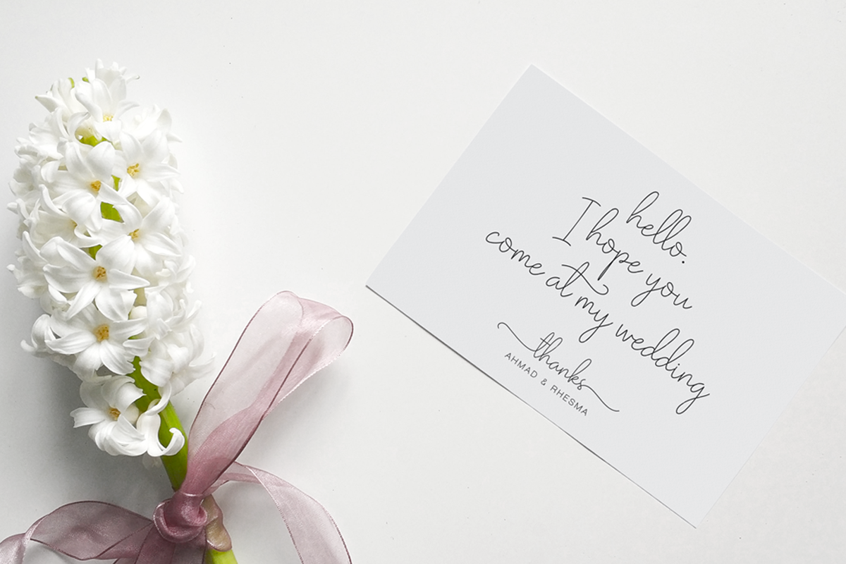 Olivia - Elegant Monoline Script Font