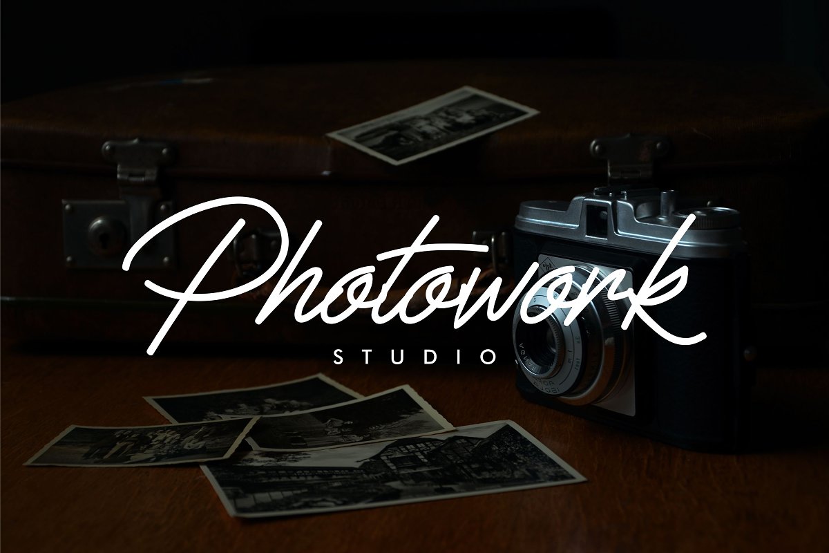Fiftyes Signature Font