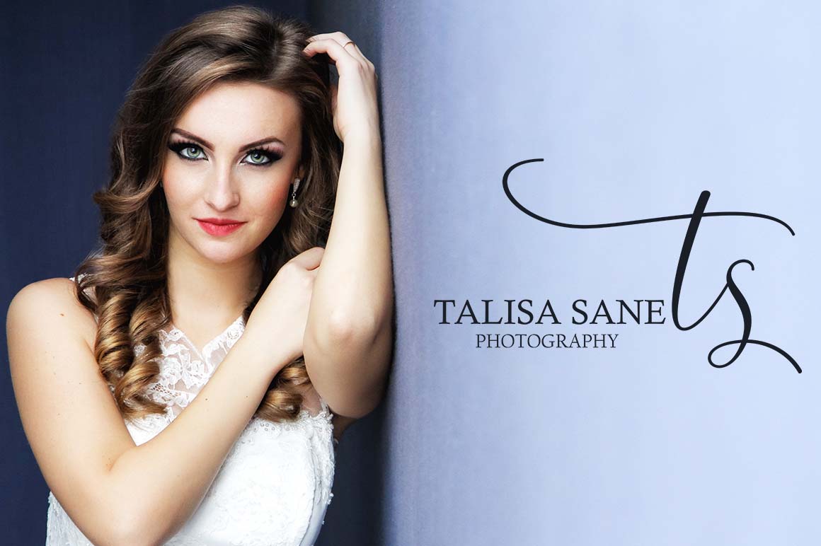 Lattoria script Font