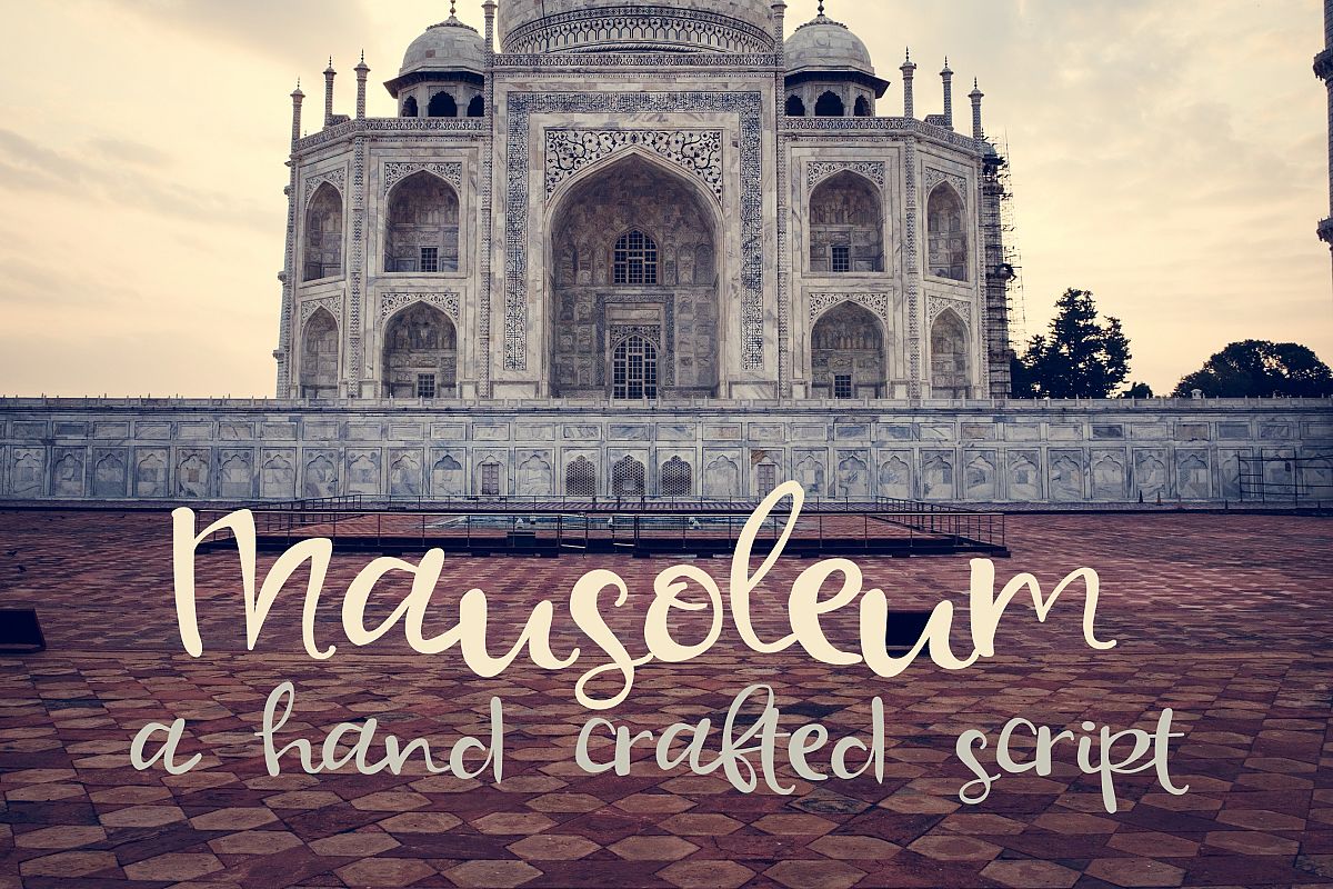 PN MausoleumScript Font