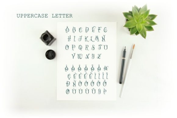 Chattelyne Font