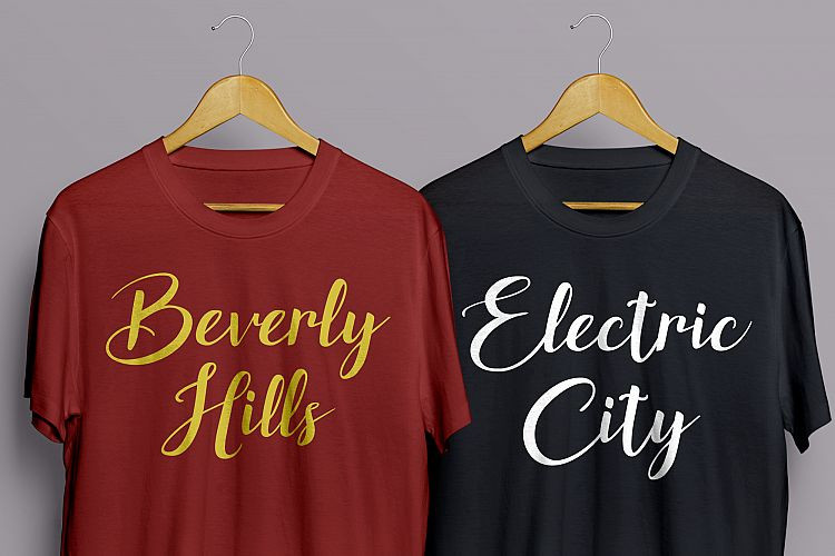 Hallory Script Font