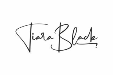 Tiara Black Font