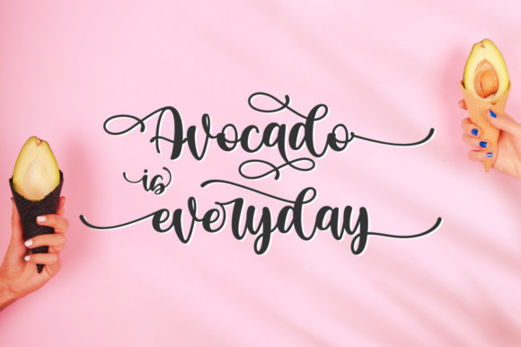 Ayalisse Font