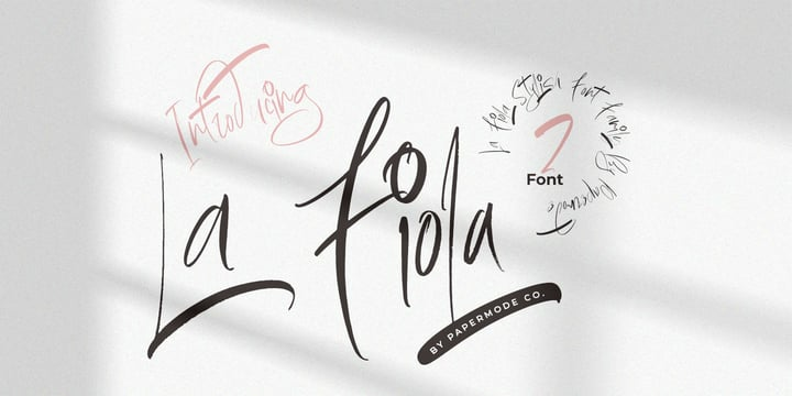 La Fiola Font Family